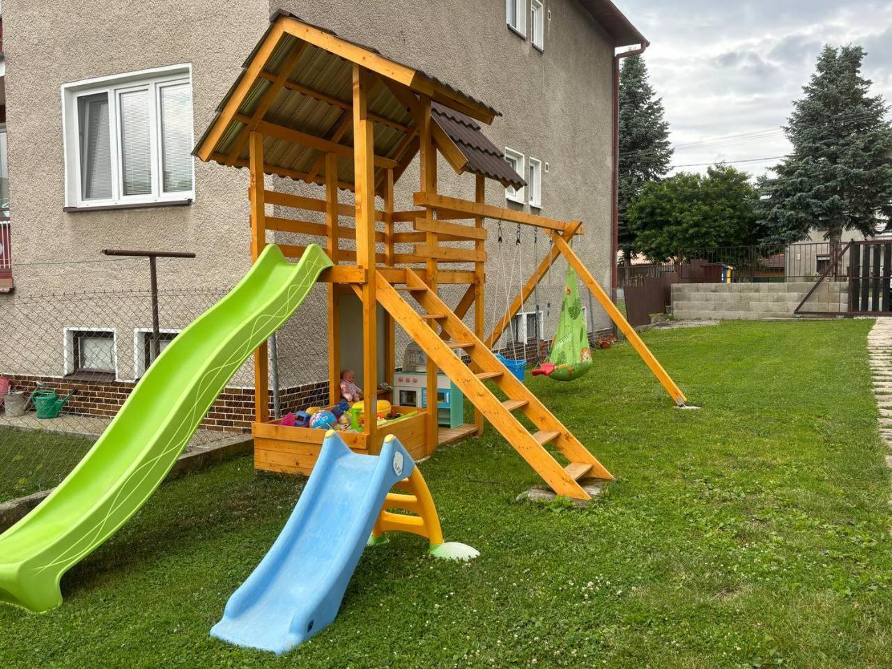 Vivi Apartments Liptovsky Mikulas Exterior photo